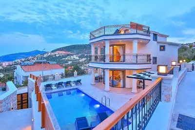 Luxury Samira 3 Villa, Kiziltas, 3 en-suite beds, roof top jacuzzi