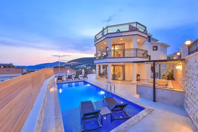 Image de Luxury Samira 4 Villa, Kiziltas, 3 en-suite beds, roof top jacuzzi