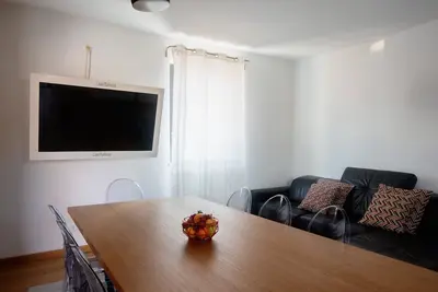 Image de A design corner with a view of Etna