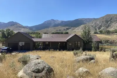Image de Electric Peak Retreat at Yellowstone National Park North Entrance