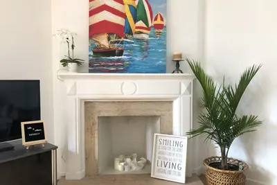 Image de Beautiful Marina Home - 2Bed 2Bath - 1 block from Marina Blvd!