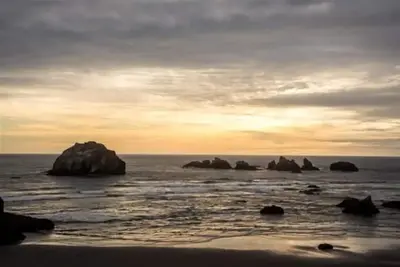 Image de High Tide Hideaway Ocean View! Sleeps 11, Pets Ok