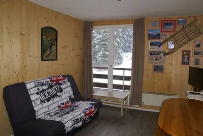 Image de 2 pièces au pied des pistes avec balcon et casier à skis