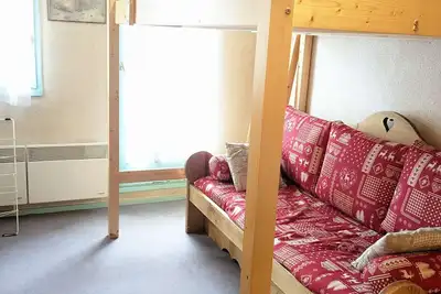 Studio confortable avec balcon et casier à skis