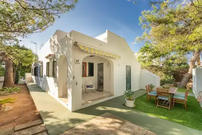 \"Apartamento Delfín 1\" piscine commune, terrasse et connexion WiFi ; parking disponible dans la rue