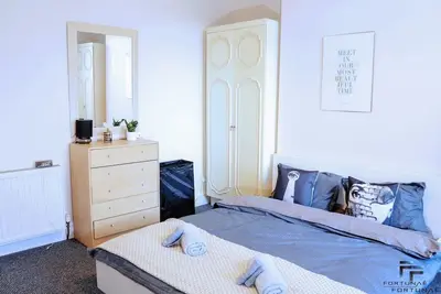 Image de Beautiful 5-Bed House Roker Beach