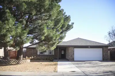 Image de Entire House - Suited For Your Needs - Sleeps 10 - Stainless Steel Propane Grill