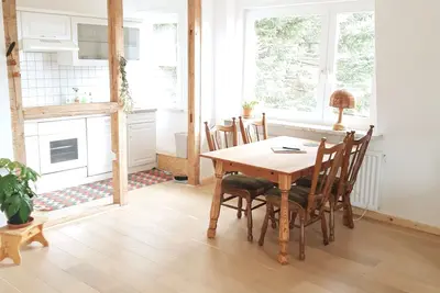 Image de Ferienhaus im Bergdorf mit Terasse und Garten