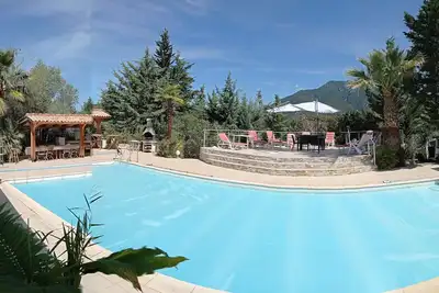 Image de Maison de rêve proche de la mer à la campagne avec piscine chauffée