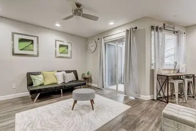 Image de Cozy Downtown Condo\/Perfect for a Couple