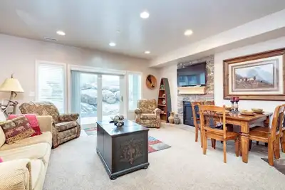 Image de Lakeside Escape Ls 36b 2 Br |Ski & Snowboard |Hot Tub