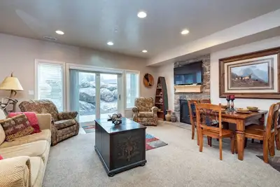 Image de Lakeside Escape Ls36 |Ski Lodge |Hot Tub | Game Rm