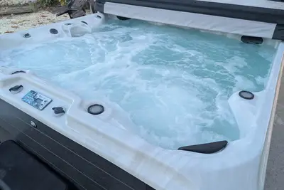 Image de Steps to Water! Dock, Sunsets, and Hot Tub! Englewood, Fl. The Best Kept Secret!