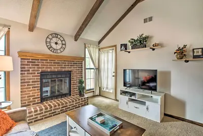 Image de Shawnee Condo < 10 Mi to Downtown Kansas City!