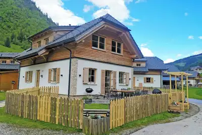 Image de Chalet avec sauna et bain à remous