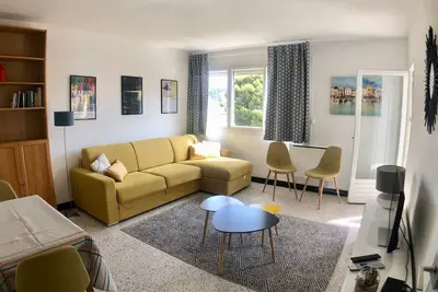 Image de Sunny 1-bdr, 2 to 4 beds. , secured parking space outside.