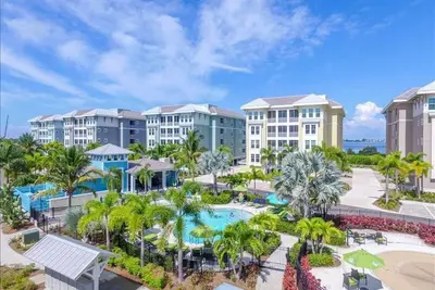 Image de One Particular Harbor 395-103