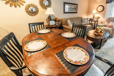 Image de 2 Bedroom, 2 Bathroom Walk-in Golf Condo with Sunroom - Lock-off Connecting Units