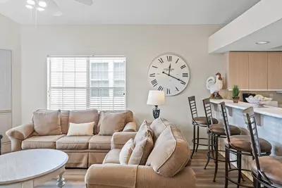 Image de Spacious, Two-Level Golf Condo with All-Season Sunroom feat. Beautiful Course View