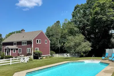 Image de Huge Designer House on 2 acres property, minutes to restaurants, museums