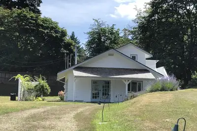 Image de Cozy Lakefront Cottage