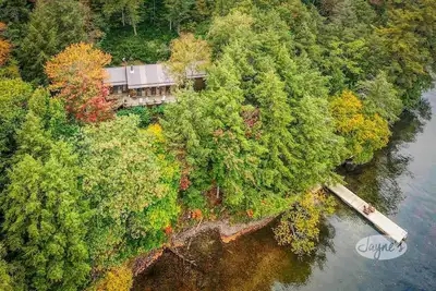 Image de Hidden island gem on Lake Joe! Cozy and rustic 3bdrm with 500' of shoreline!