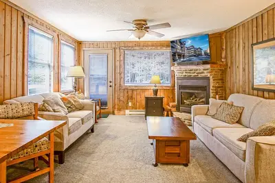 Image de Tree Top Spacious 3 Br Condo Sleeps 10