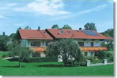 Image de Cozy vacation apartment with two bedrooms and terrace