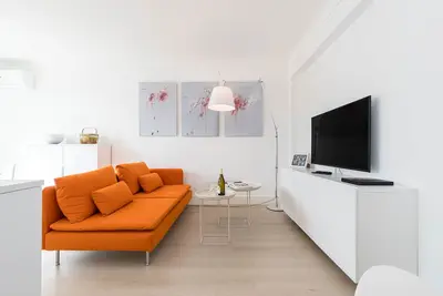 Image de Tres Bel Appartement 60m2, A/C, Lift Balcon A 8mn De La Mer