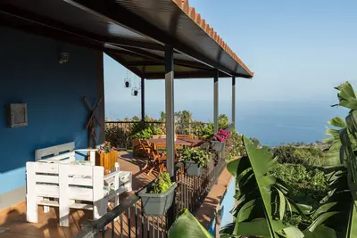 Image de Maison de vacances \"Casa el Obispo\" avec vue sur la montagne, vue sur l'océan et terrasse