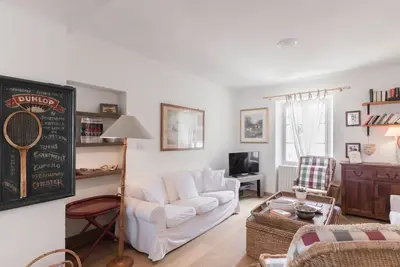 Image de Appartement 'Tenuta Naiano Leonardo' avec jardin partagé, Wi-Fi et climatisation.