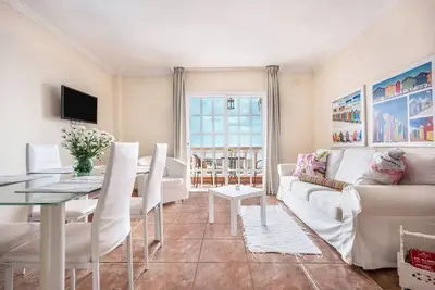 Image de Appartement de vacances confortable \"Apartamento Carla 2c\" Ă Playa San Juan avec vue sur mer