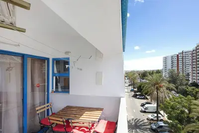Image de Appartement de vacances confortable \"Azul do Mar\" avec balcon et jardin partagé ; parking disponible