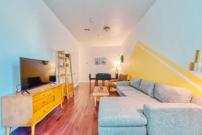 Image de Stairway | 3br Apt w W/D Ideal for Groups