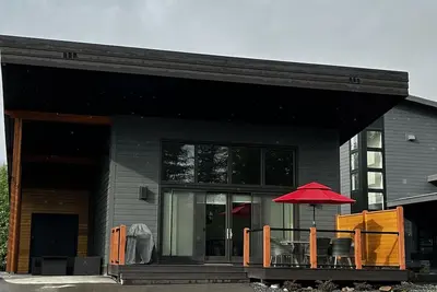 Image de New home, 100m from lift. Relax and enjoy this 4bdm Mountain Modern House.