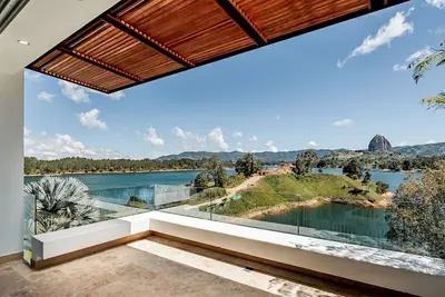 Image de Med016 - Maison de luxe avec vue sur le lac à Guatapé