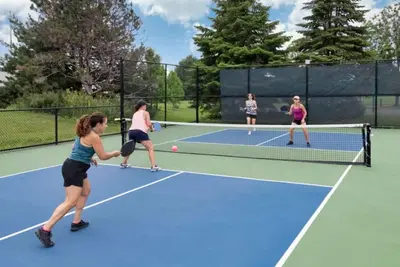 Image de Pickleball Vacation In Dallas! Private 30x60 Court
