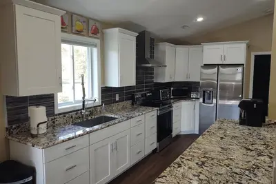 Image de Wide Open! 4 Beds $189 With Mountain Views, Pet Friendly on 4 Acres!