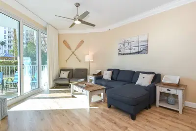 Image de Newly Renovated First Floor Palms of Destin Condo!