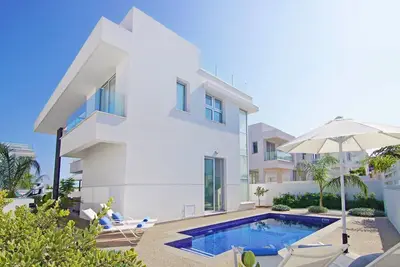 Greta - A Luxury 3 Beds Villa with private pool