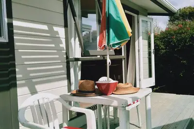 Image de From Beaches &  Bush to Parks & Pool and River & Restaurants