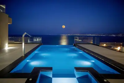 Image de Villa Hyperion - Luxury 7 bdrm Villa with infinity heated pool