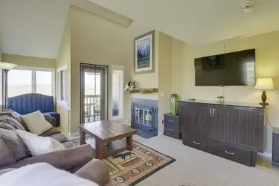 Image de Walk to Ski Lifts: Mtn-View Granby Retreat!