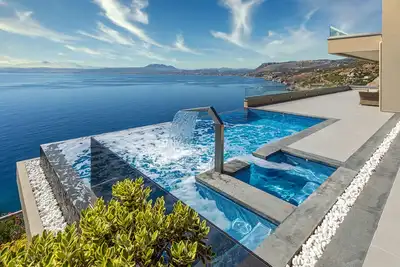 Image de Villa Amfitriti - Luxury 6 bdr Villa with infinity heated pool