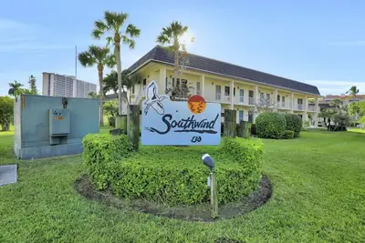 Image de Peaceful Condo | Pool & Brief Walk to Beach