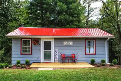 Image de Come Get Cozy at Our Elkin Country Cottage