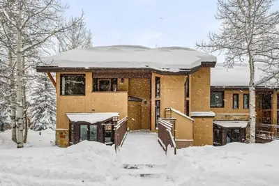 Image de Ski in/ski out luxury 2br residence in Snowmass Village - pool, parking, hot tub