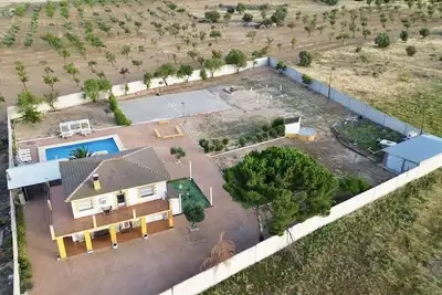Image de Isolated Rural House with Pool