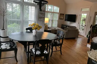 Image de Luxury Home Includes Golf Cart walking distance to historic village center