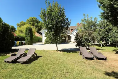Image de Bel appartement avec Wifi, climatisation, Tv, patio, animaux admis et parking